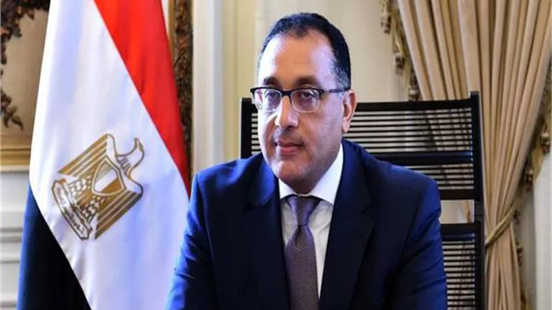 رئيس الوزراء يستعرض الخطط التنموية المقترحة لتطوير السويس