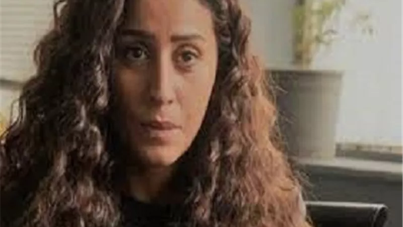 دينا الشربيني ترفض الترافع عن عمر وتصل إلى من يراقبها