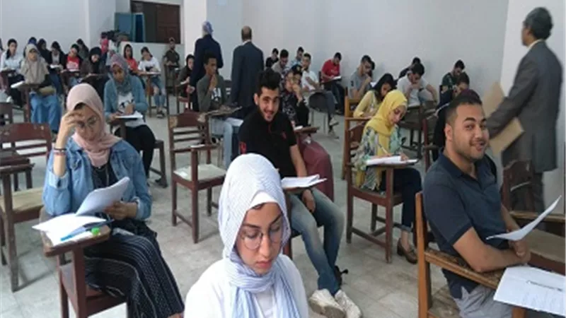 رئيس قسم اللغة الإنجليزية بألسن عين شمس توضح آلية وضع سؤال للفرقة الثالثة