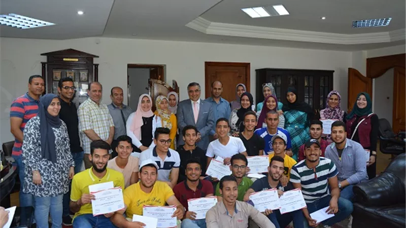 تكريم طلاب من أجل مصر بجامعة الفيوم