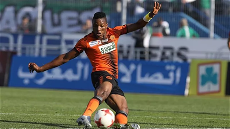 ماذا قال نجم نهضة بركان عن مفاوضات الاهلى والزمالك؟
