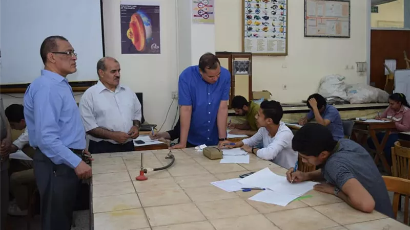 رئيس جامعة سوهاج يتفقد الإمتحانات بالصيدلة و العلوم والفنى للتمريض