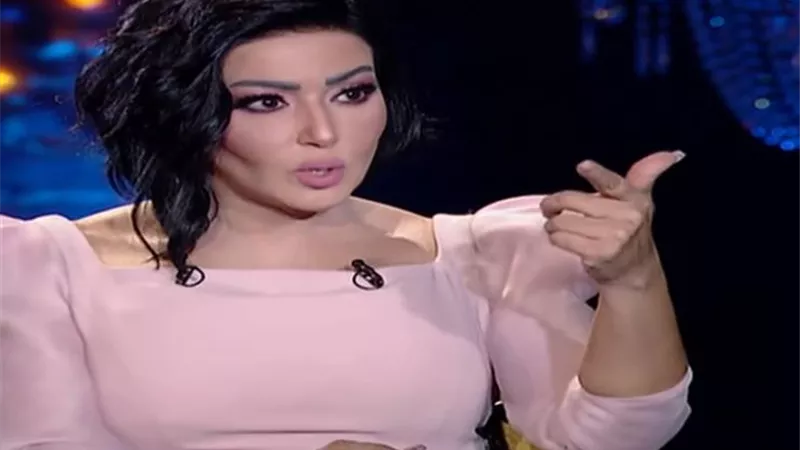 سمية الخشاب عن احمد سعد: 