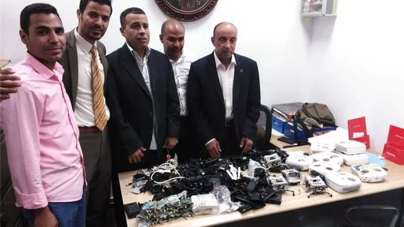 احباط تهريب أجزاء ومكونات طائرات تجسس بمطار برج العرب