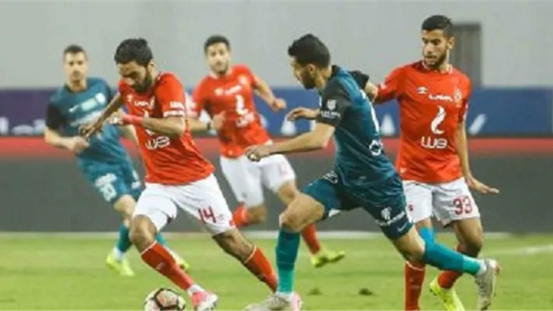 الأهلى متفوقًا على إنبى بهدف الشحات فى الشوط الأول
