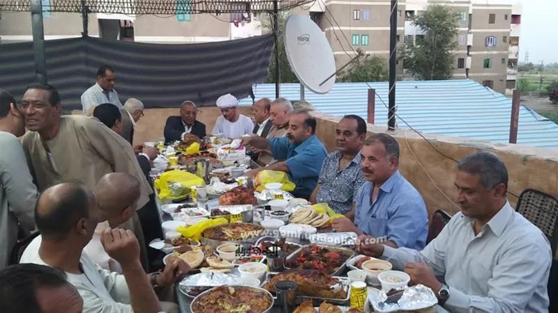 محام مسيحى يقيم حفل إفطار للصائمين بقنا