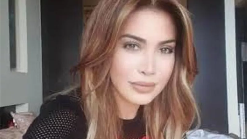 نوال الزغبي تحكي تفاصيل خلافاتها مع إليسا في عايشة شو
