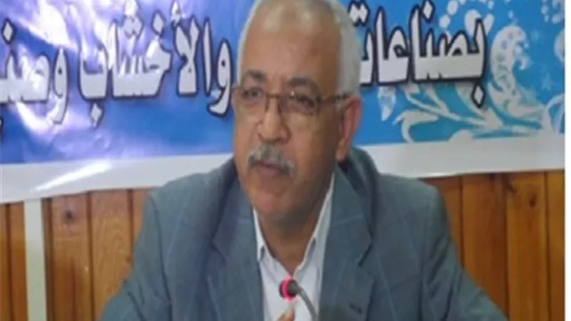 عمال البناء: الجيش المصرى رمز العزة والانتصار