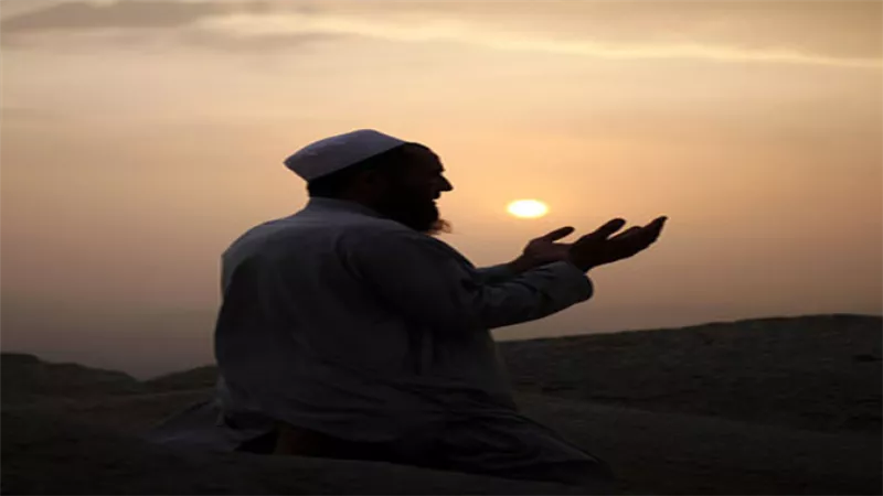إلهي باسمك يُشفى كل داء وإليه تُرفع الايدي بالتضرع والدعاء