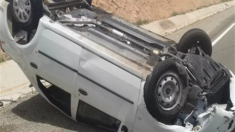اصابة مساعد شرطة و2 اخرين في حادث انقلاب سيارة بالبحيرة