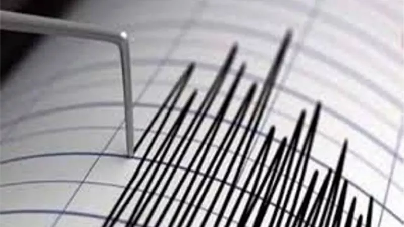 زلزال بقوة 5.6 ريختر قبالة ساحل جزيرة جاوة الإندونيسية