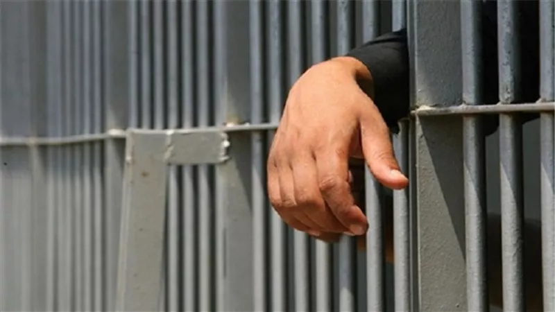 اخلاء سبيل المتهم بإلقاء والدته من بلكونة منزلهما بالدقهلية بعد رفض الأم اتهامه