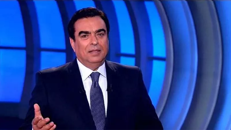 جورورج قرداحى يسلم السيدة عزيزة جائزة 100 ألف جنيه فى برنامجه اسم من مصر