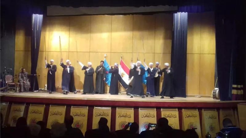 فرقة سوهاج للفنون الشعبية تشعل مسرح نقابة الصحفيين بعرضها الفنى