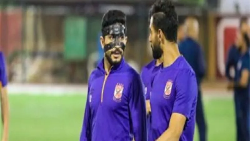 ايمن اشرف بالقناع امام الاسماعيلى