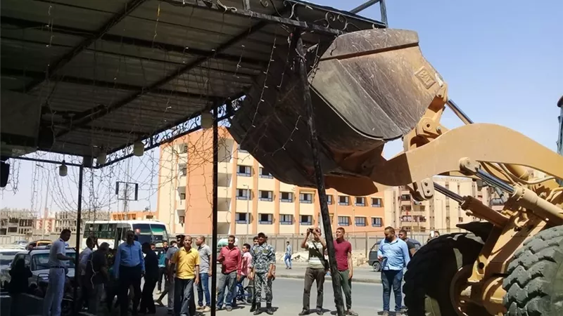 محافظ القاهرة يطالب رؤساء الأحياء بتكثيف الحملات لرصد المخالفات