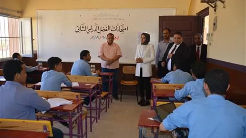 69.8 % من طلبة الوادي الجديد أدوا امتحان العربي بالتابلت