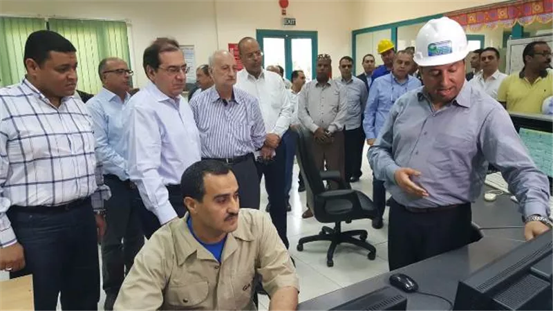 الملا: مجمع غازات الصحراء الغربية يسهم فى تأمين احتياجات السوق من البوتاجاز