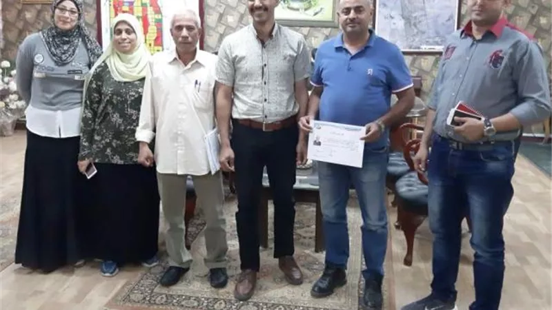 عبدالرؤوف الغيطى يكرم الموظف المثالى بجهاز الشروق.. بالصور