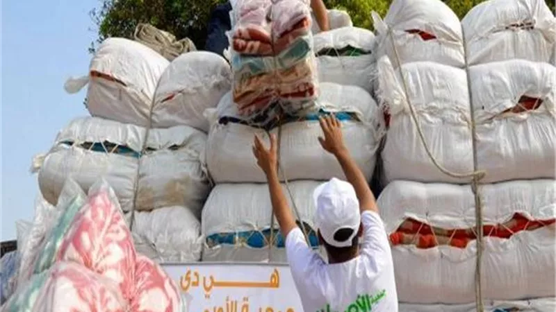 توزيع ١٠٠٠ قطعة ملابس بالمجان علي ٤٠٠ اسرة بكفرالشيخ