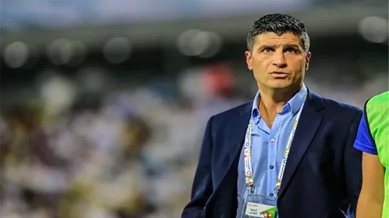 التعاون السعودي يفسخ عقده مع المدرب البرتغالي إيمانويل