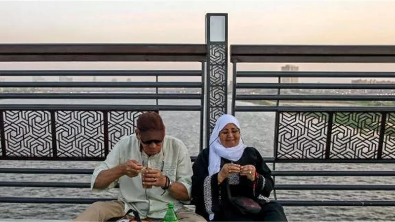 بالصور .. كوبرى تحيا مصر تحول لمتنزه رمضانى .. والمواطنون: انجاز غير مسبوق