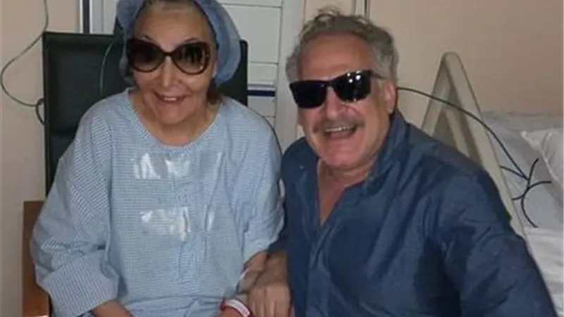الصور الاولى للفنانة سهير البابلى من داخل العناية المركزة