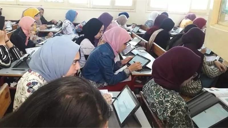 وكيل تعليم البحيرة .. نسبة الأداء الإلكترونى لطلاب الصف الاول الثانوى البحيرة 83%..صور