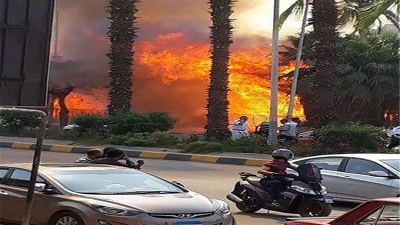 شاهد بالفيديو.. حريق شارع الهرم