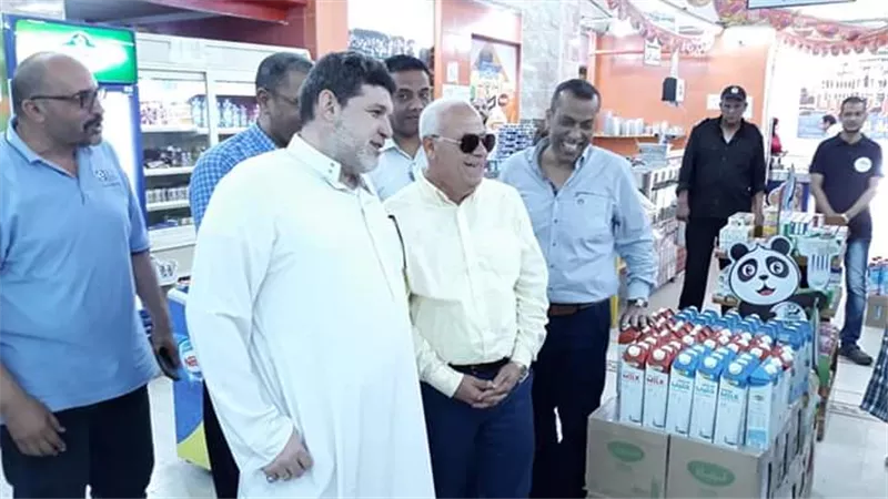 محافظ بورسعيد يطمئن على توافر المواد الغذائيه والالتزام بالاسعار