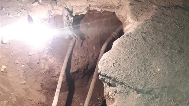 نائب محافظ القاهرة يتابع اصلاح الهبوط الاراضى بحى المطرية بعد الافطار