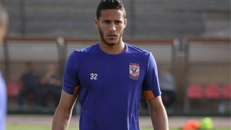 نجم الأهلى يغيب عن لقاء القمة أمام الزمالك