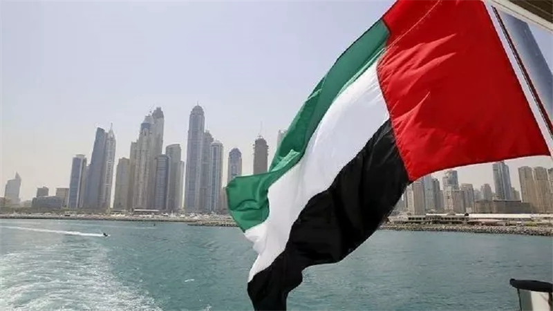الإمارات تطلق نظام الإقامة الدائمة .. البطاقة الذهبية