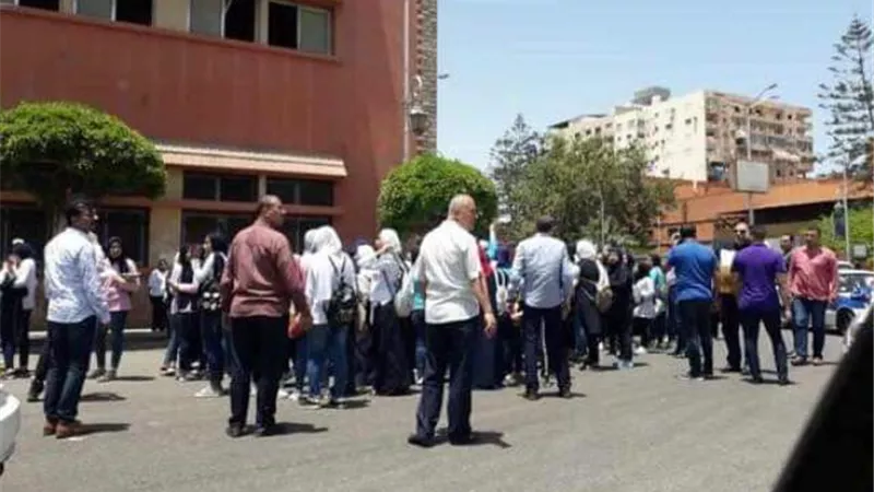وقفة إحتجاجية من طلاب الثانوية العامة ببورسعيد.. صور