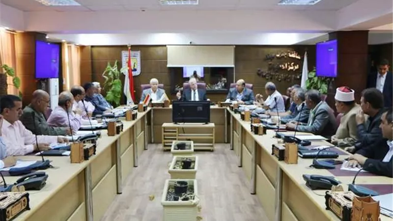 خالد فوده يوجه بتحديد اليه لتنفيذ المشروعات بجنوب سيناء.. بالصور