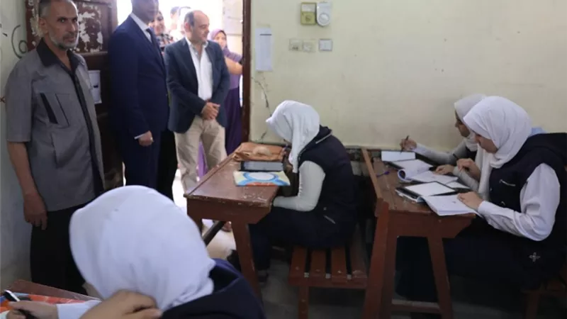 محافظ سوهاج يتفقد عدد من لجان الإمتحانات بالمدارس..صور