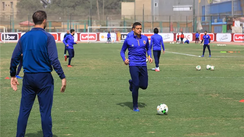 نجم دفاع الاهلى يعود للتدريبات بعد غياب 45 يوما