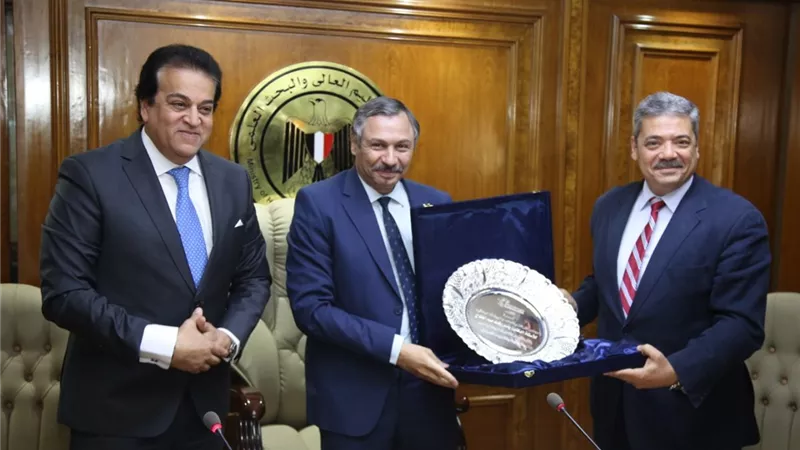 وزير التعليم العالى يرأس اجتماع مجلس المراكز والمعاهد والهيئات البحثية