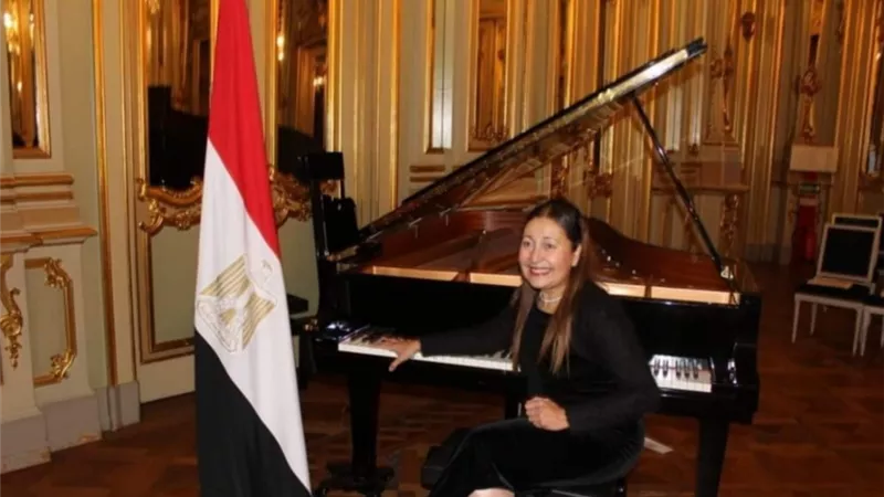 مشيرة عيسي ومواهب واعدة على المسرح الكبير