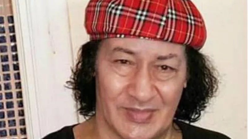 وفد من المهن التمثيلية تزور الفنان محمد نجم لمتابعة حالته الصحية