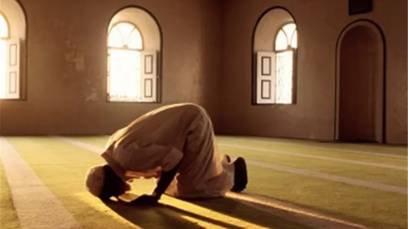 ما الذي يقال في السجود غير قول