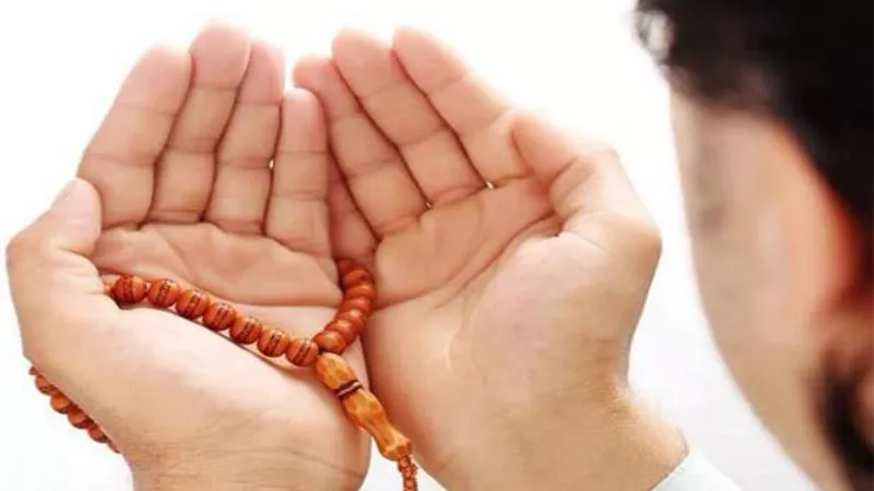 اللهم اغفر لي ذنبي ووسع لي في داري وبارك لي فيما رزقتني