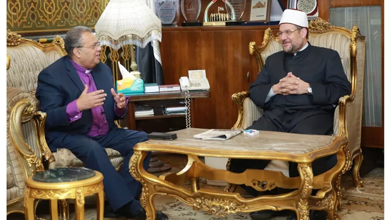 رئيس الطائفة الإنجيلية يهنئ وزير الأوقاف بعيد الفطر المبارك