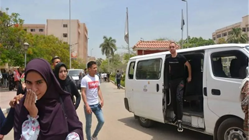 رئيس جامعة الزقازيق يوفر نقل جماعي لأعضاء التدريس والإداريين والطلاب اليوم
