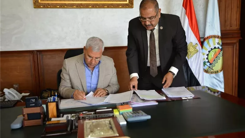 محافظ مطروح يعتمد نتيجة الشهادة الاعدادية بالمحافظة بنسبة نجاح 84,6%