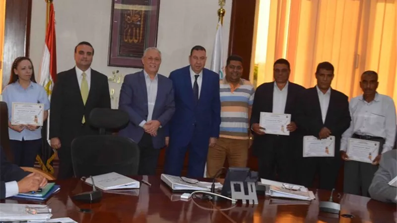 تكريم المتميزين فى الورش التدريبية للمحليات بالأقصر