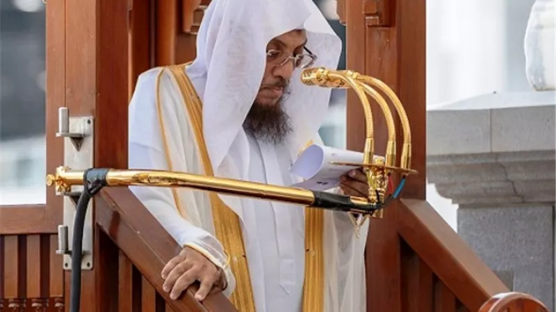 خياط في خطبة الجمعة: من أيام الله المباركة العشرَ الأواخرَ من رمضان