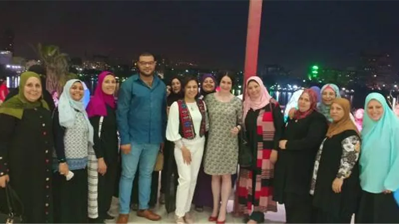 الفنانة 