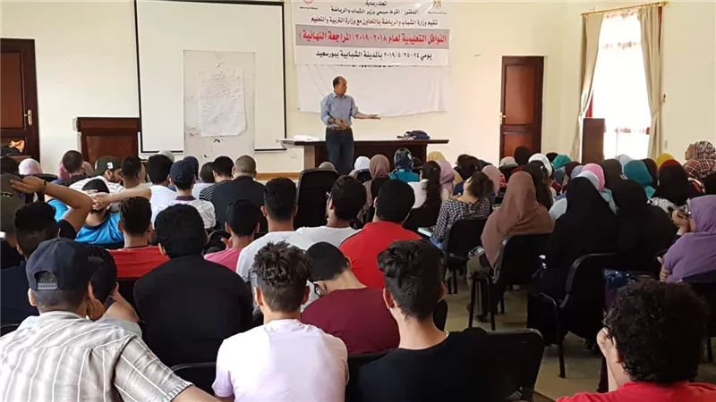 إقبال طلاب الثانوية العامة ببورسعيد على القوافل التعليمية المجانية