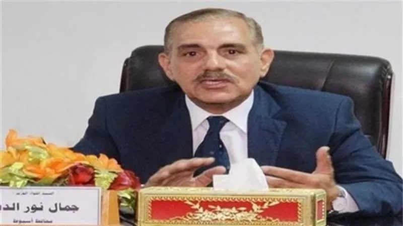 محافظ أسيوط : انتهاء حصاد محصول القمح بإجمالي مساحة 229 ألف فدان وتوريد 98 ألف طن حتى الآن